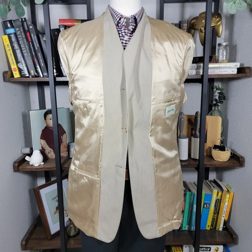 Joseph Feiss Mens Sport Coat Blazer Three Button Beige Herringbone Silk Size 40R